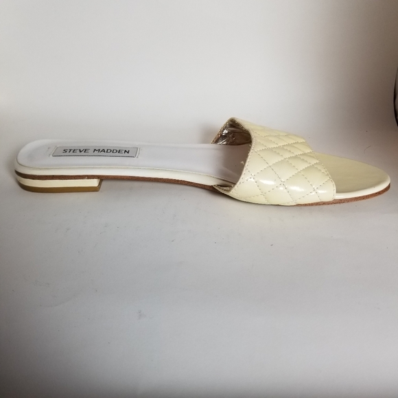 Vintage! Y2K Steve Madden quilted patent leather slides - Picture 4 of 10